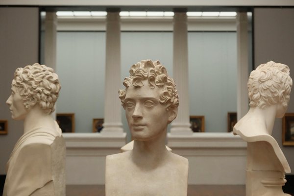 Les prénoms en 2024 : significations et tendances à connaître