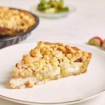 Le crumble aux pêches : un dessert irrésistible à partager en famille
